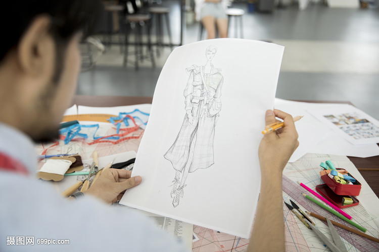 男裝設計師如何塑造現代男士時尚 產品設計的創新與挑戰